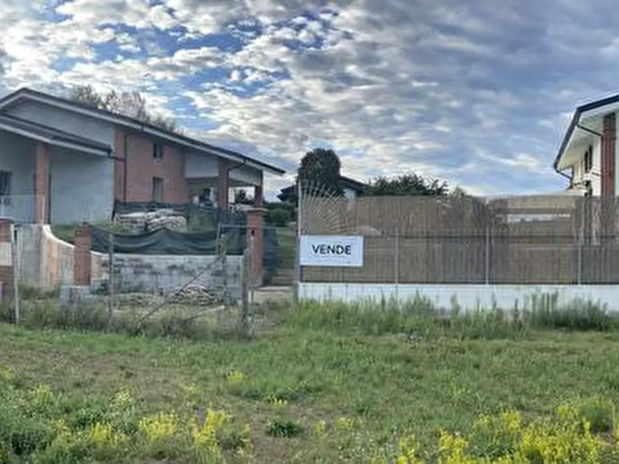 Immagine 9 di Villa in vendita  in Frazione Serravalle 141C a Asti