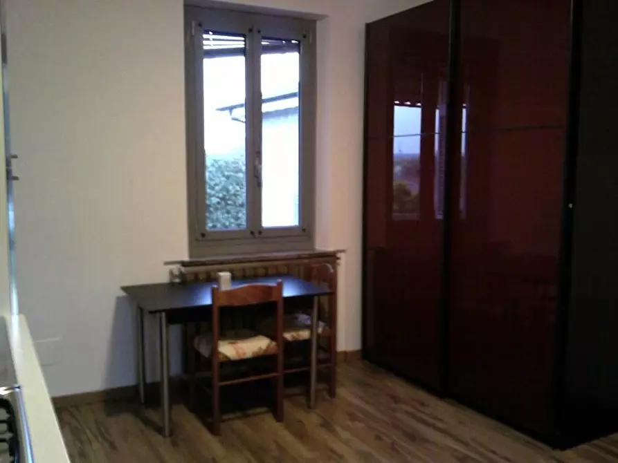 Immagine 3 di Appartamento in affitto  a Ispra