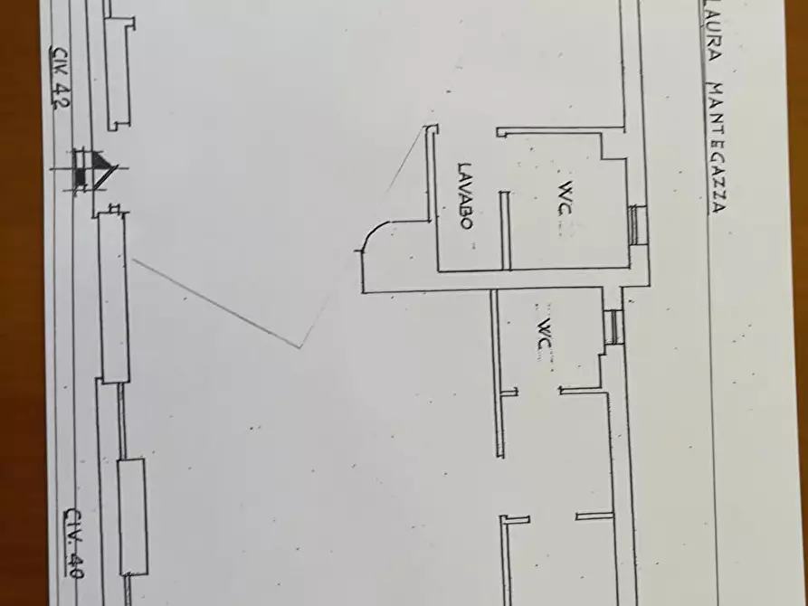 Immagine 1 di Locale commerciale in affitto  in Via Laura Mantegazza  40 a Roma