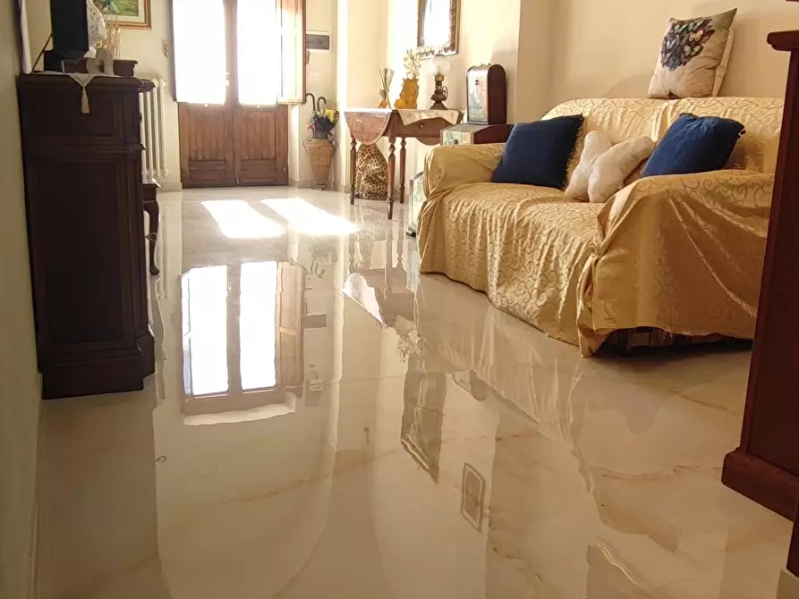 Immagine 1 di Casa indipendente in vendita  a Leporano