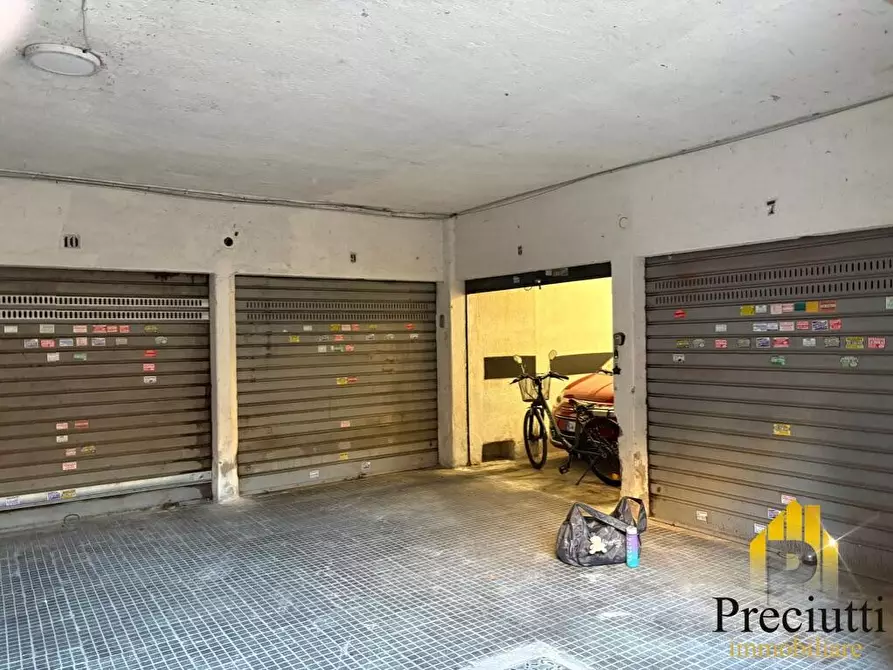 Immagine 10 di Box auto in vendita  in VIA CAMILLO SERAFINI 61 a Roma