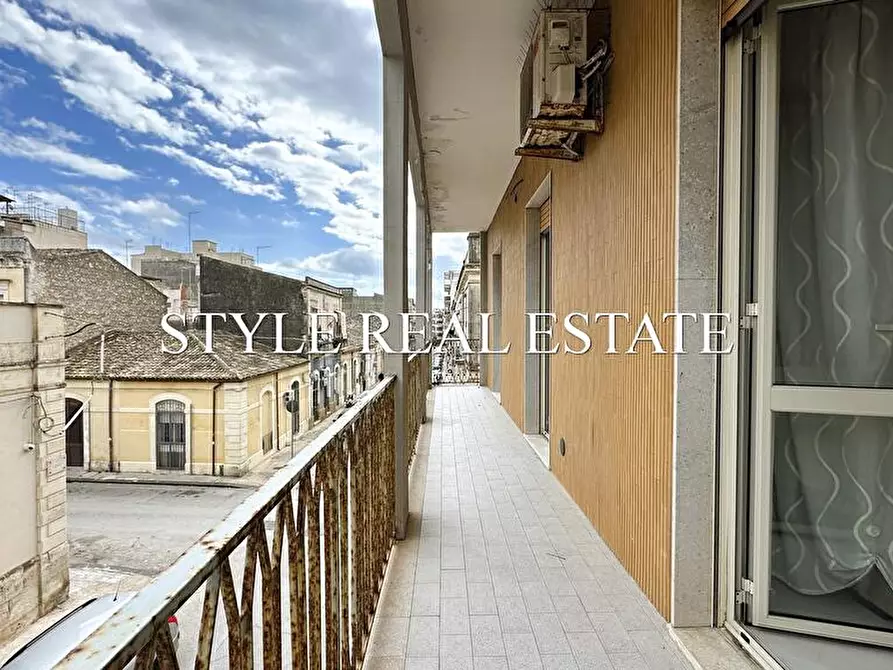 Immagine 13 di Appartamento in vendita  in via isonzo a Siracusa