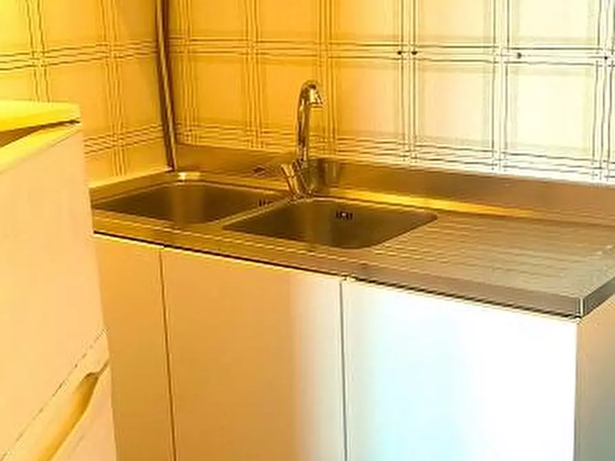 Immagine 11 di Appartamento in affitto  in Via Corrao 32 a Viareggio