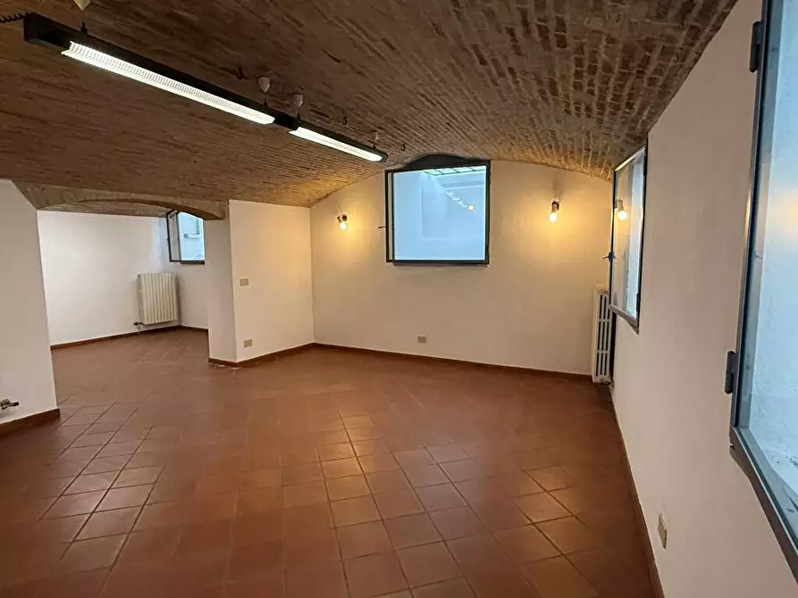 Immagine 2 di Ufficio in affitto  a Traversetolo