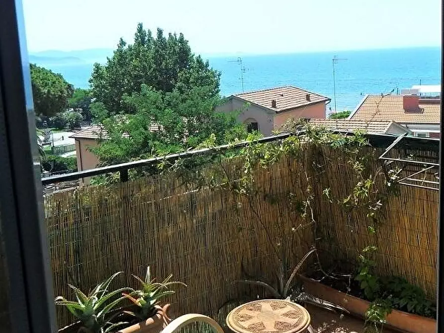 Immagine 18 di Appartamento in vendita  a Follonica