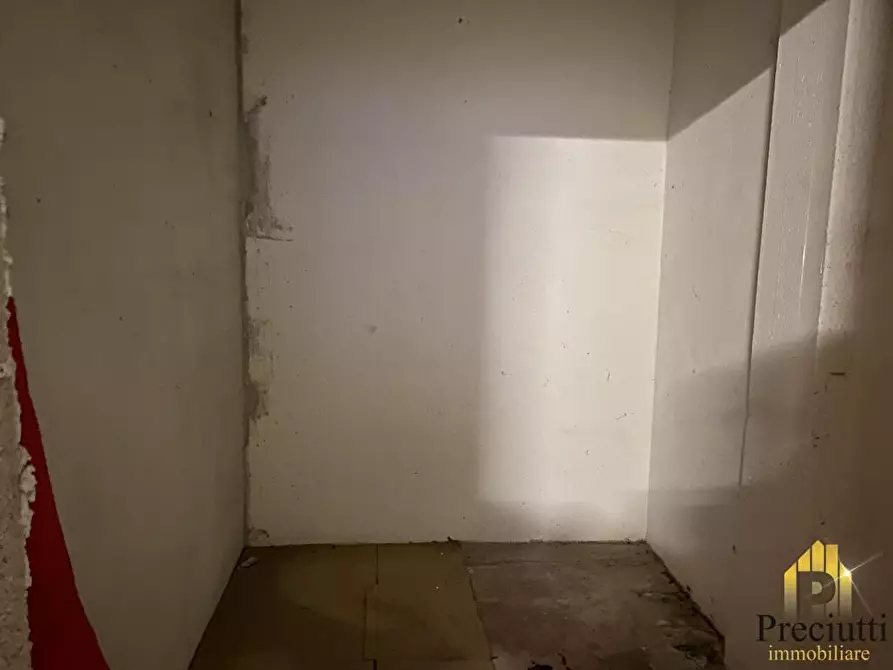 Immagine 14 di Box auto in vendita  in VIA DEL FONTANILE ARENATO 308 a Roma