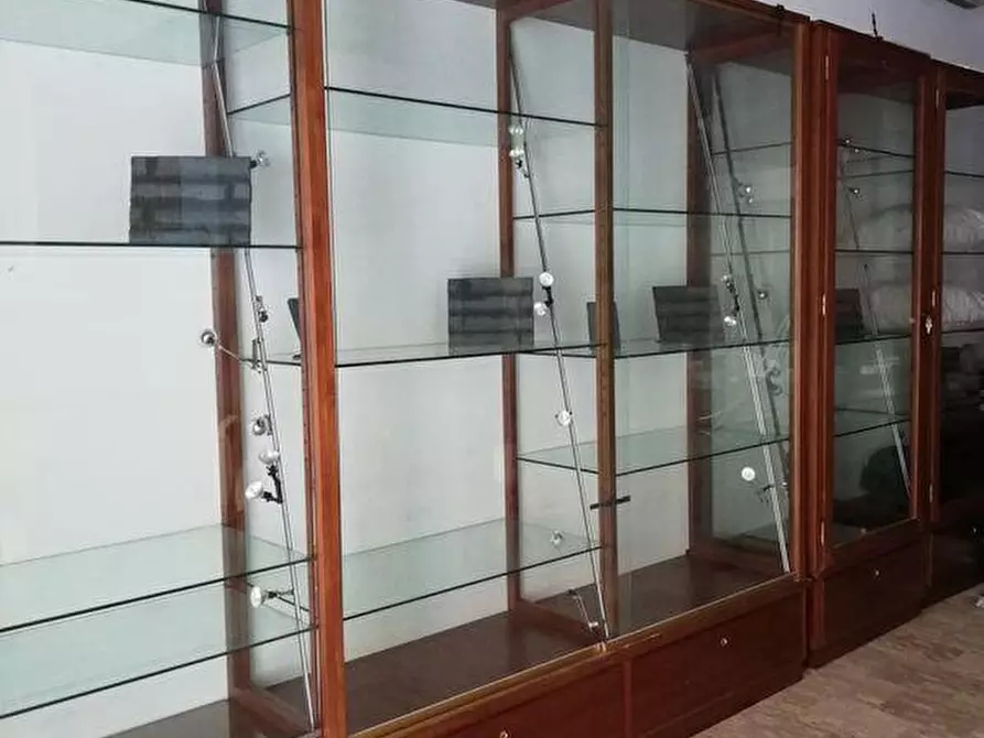 Immagine 4 di Locale commerciale in affitto  in VIA DELLA MOLETTA  15 a Roma