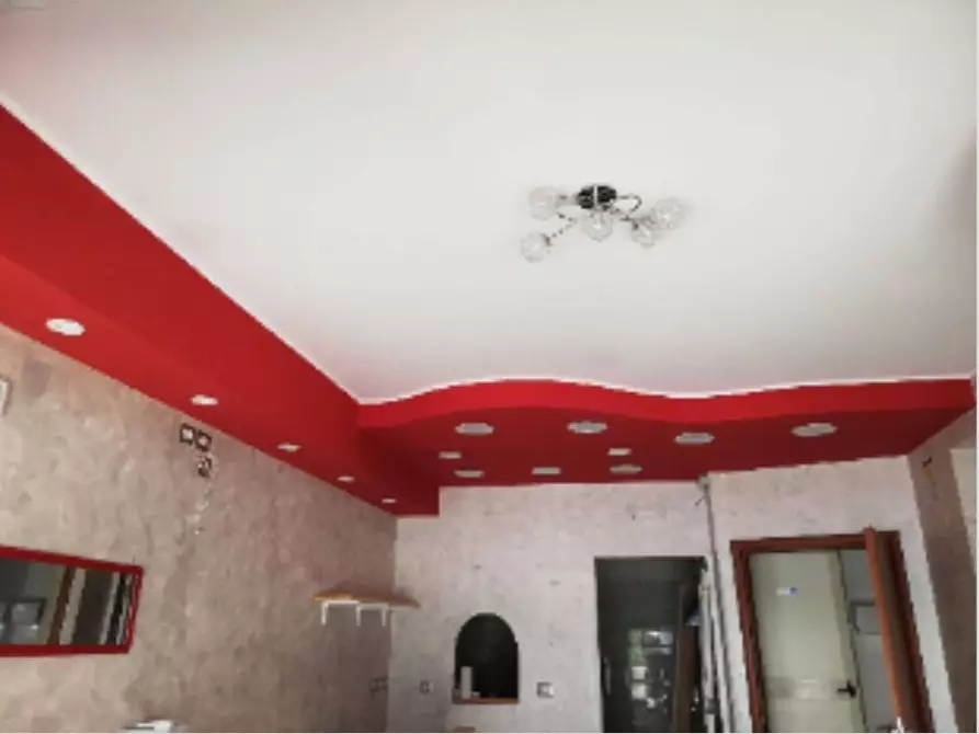 Immagine 3 di Locale commerciale in affitto  in Via Rocco Larussa  53 a Villa San Giovanni