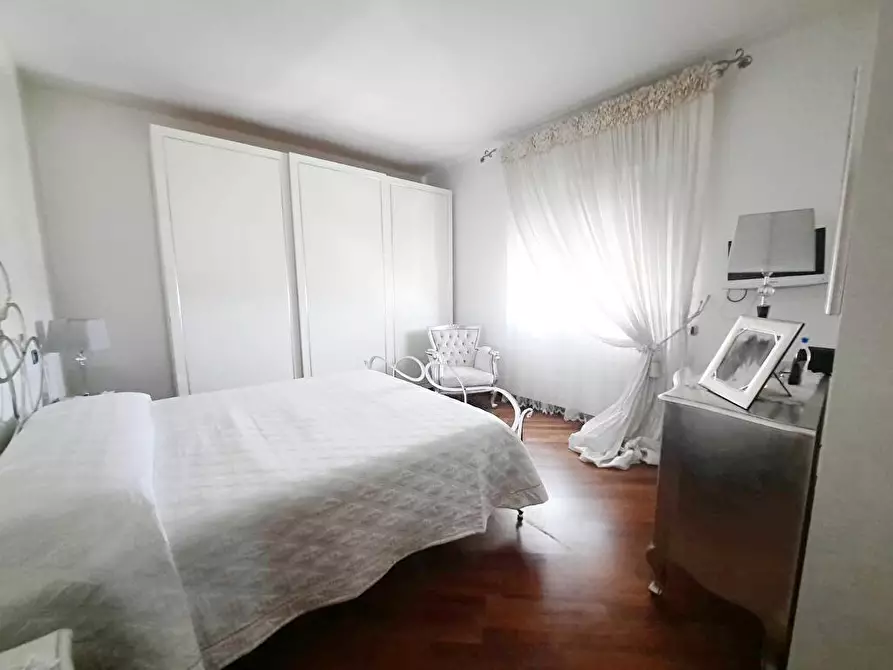 Immagine 14 di Attico in vendita  in via perosi a Bari