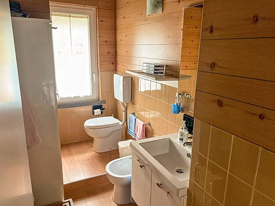 Immagine 11 di Villa in vendita  in VIALE LIDO 1 a Levico Terme