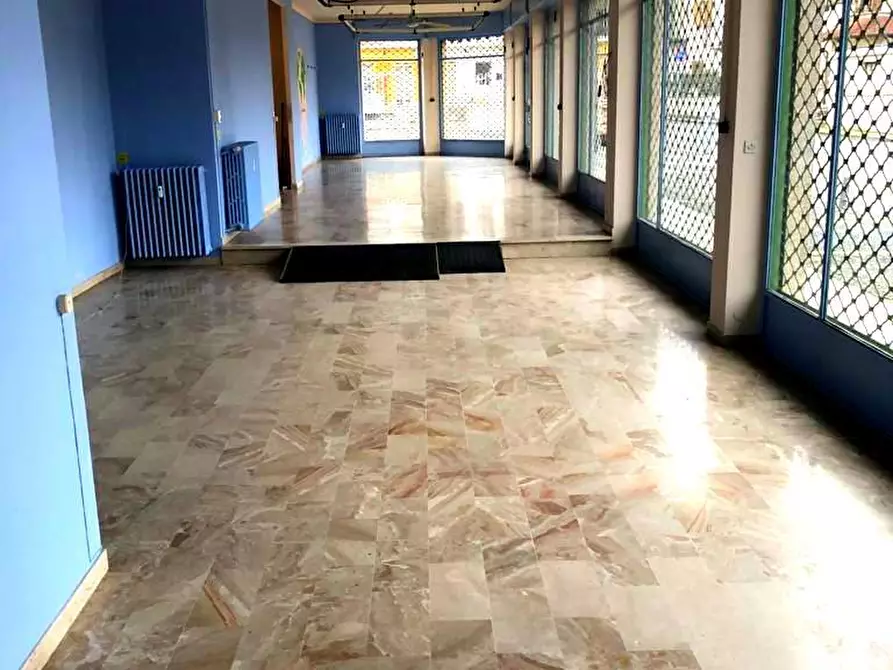 Immagine 1 di Locale commerciale in affitto  in via Madonna d'Isola 21 a Montanaro