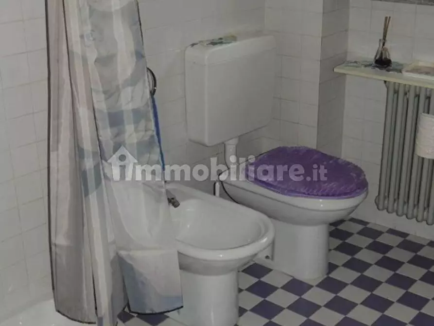 Immagine 4 di Appartamento in affitto  a Laveno-Mombello