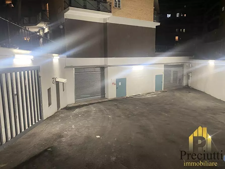 Immagine 13 di Garage in vendita  in VIA AUFIDIO NAMUSA 178 a Roma