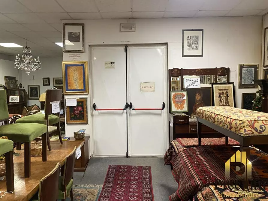 Immagine 2 di Locale commerciale in vendita  in VIA DI BRAVETTA 112 a Roma