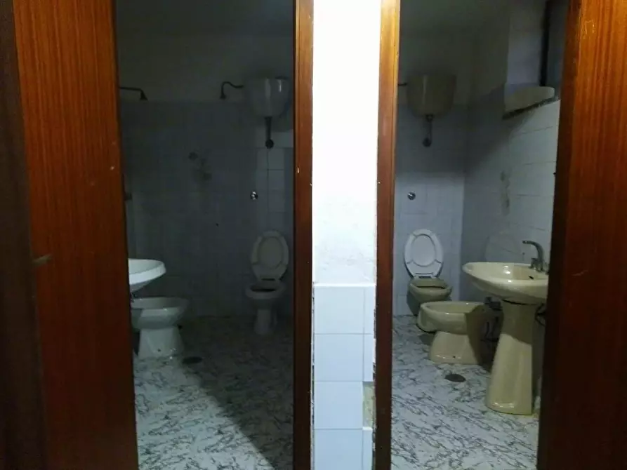 Immagine 11 di Laboratorio in affitto  in Via Castagnitiello 1 a Sarno