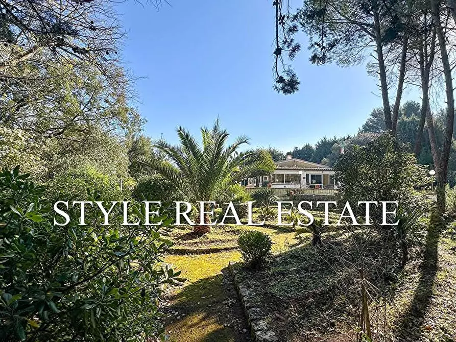 Immagine 1 di Villa in vendita  in Contrada Manghisi - a Noto