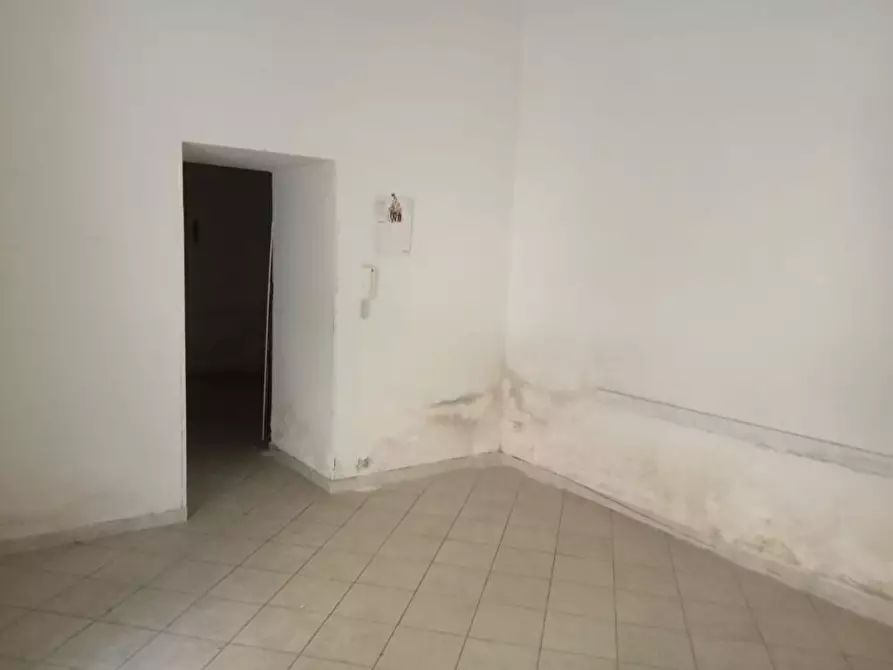 Immagine 1 di Locale commerciale in affitto  in Corso Umberto I 1 a Sarno