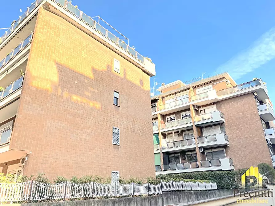 Immagine 33 di Appartamento in vendita  in VIA ANTONIO SOGLIANO 20 a Roma