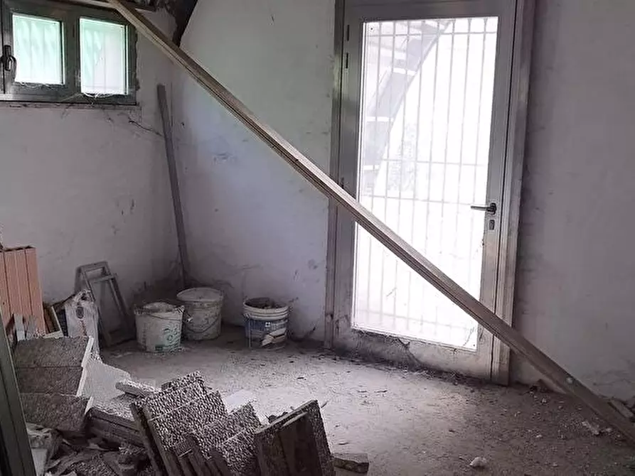 Immagine 8 di Locale commerciale in affitto  in Via Cicalesi 1 a Nocera Inferiore