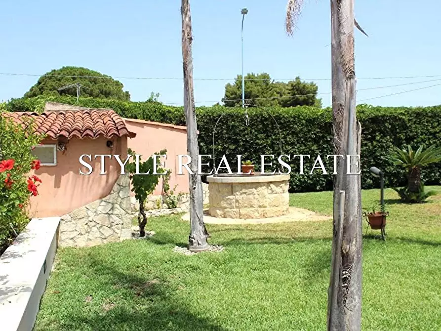 Immagine 4 di Villa in vendita  in via mar tirreno a Siracusa