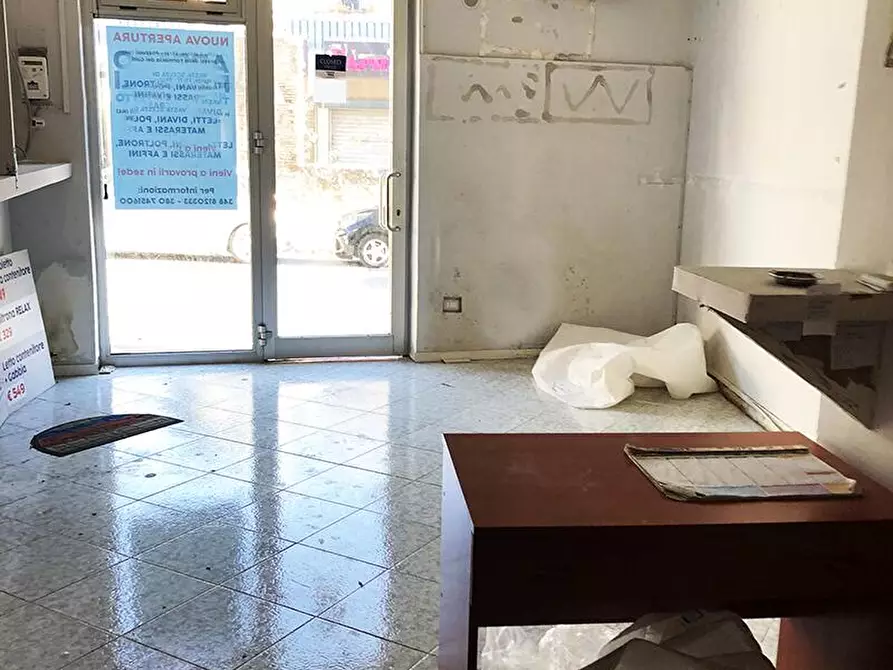 Immagine 5 di Locale commerciale in vendita  in Corso Nicola Terracciano 5 a Pozzuoli