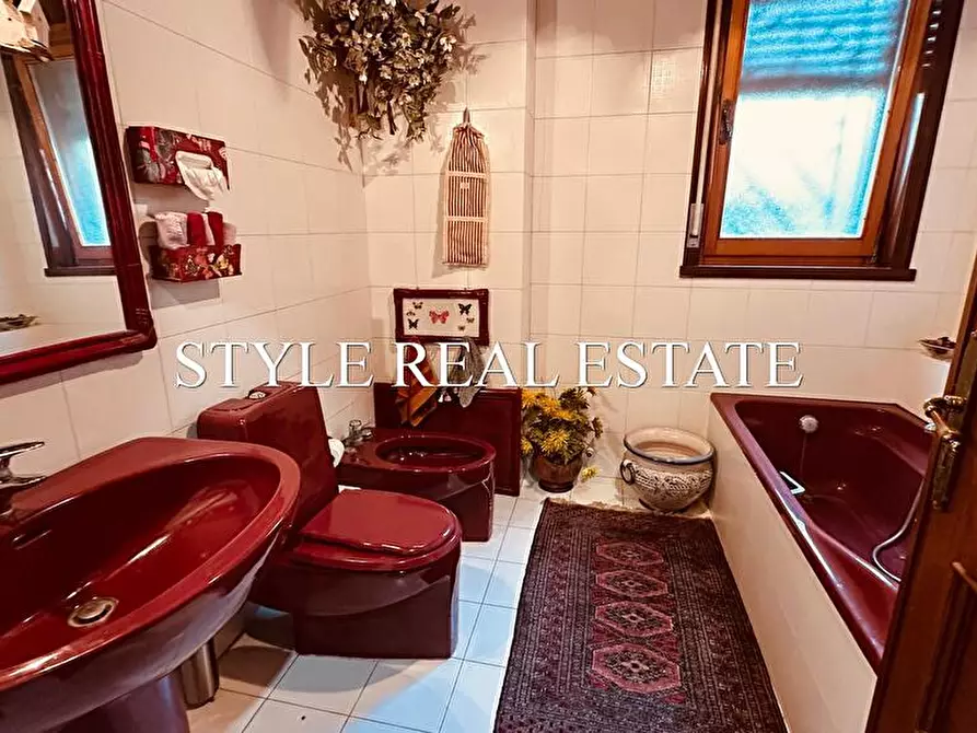 Immagine 11 di Appartamento in vendita  in VIA NECROPOLI GROTTICELLE a Siracusa