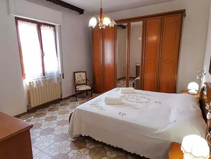 Immagine 5 di Abitazione tipica in affitto  in via rozzone 18 a Ortonovo