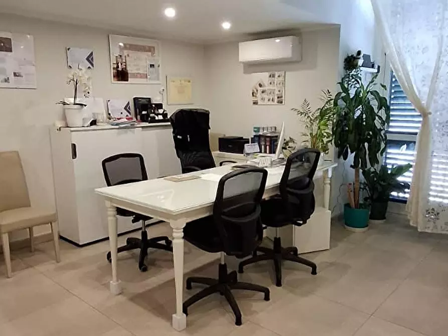 Immagine 6 di Camera condivisa in affitto  a Trani