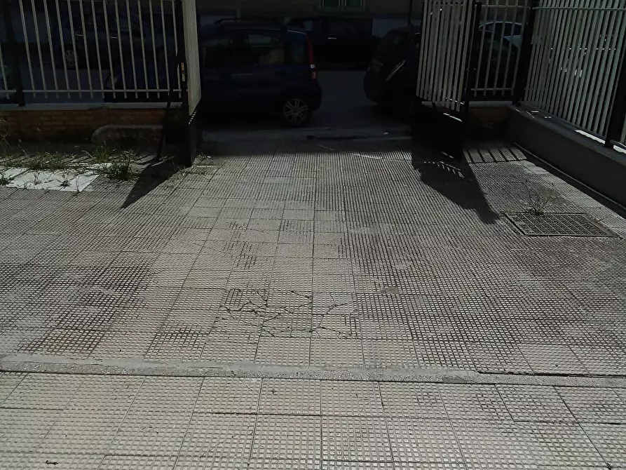 Immagine 4 di Attività commerciale in affitto  a Foggia