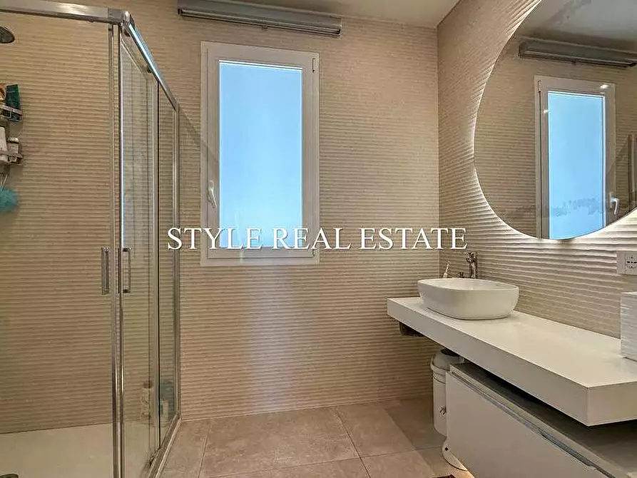 Immagine 32 di Villa in vendita  in Professore Lino Romano 25 a Siracusa