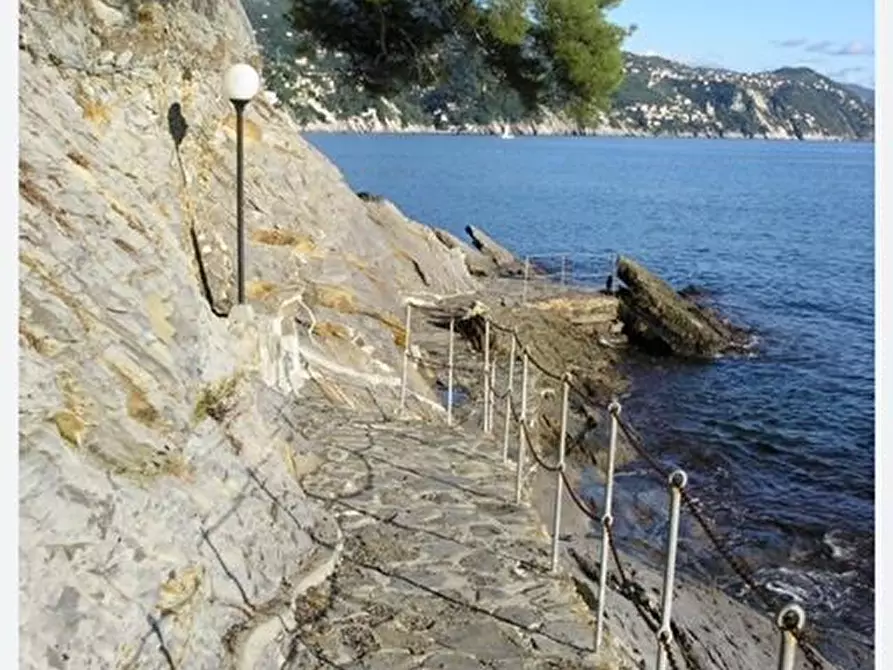 Immagine 13 di Appartamento in vendita  in via privata dei lecci 2 a Rapallo