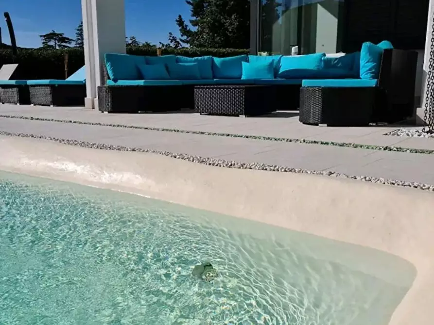 Immagine 17 di Villa in affitto  a Coriano