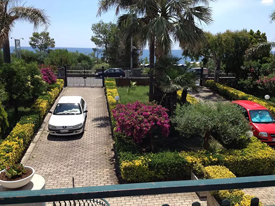 Immagine 7 di Casa vacanze in affitto  in Via Spiaggia Fondachello 147 a Mascali