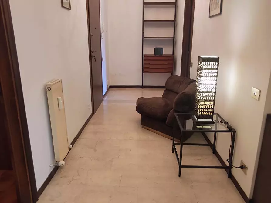 Immagine 5 di Camera in vendita  in Via Sant'Andrea 27 a Monza