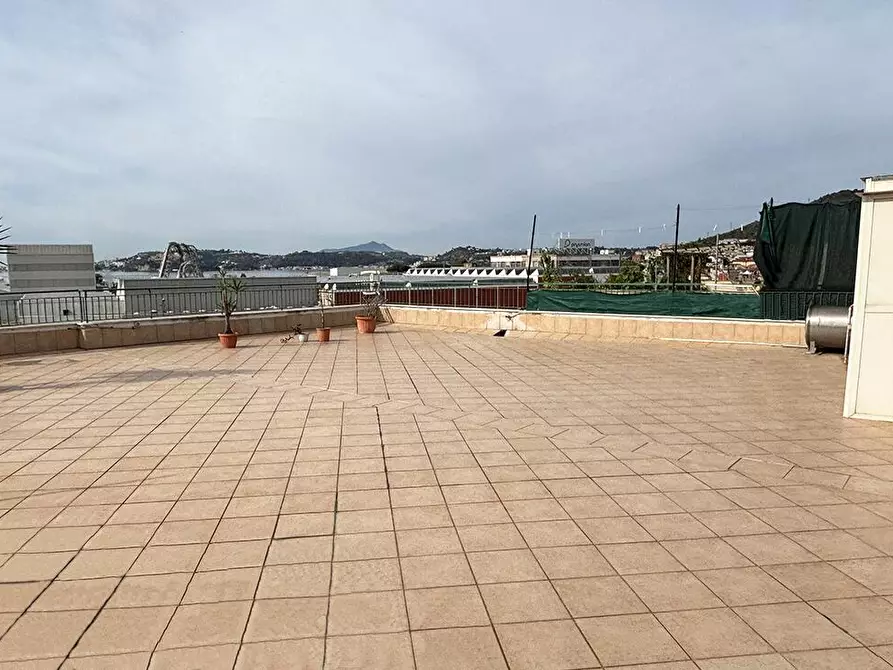 Immagine 25 di Casa trifamiliare in vendita  in Via Raimondo Annecchino snc a Pozzuoli