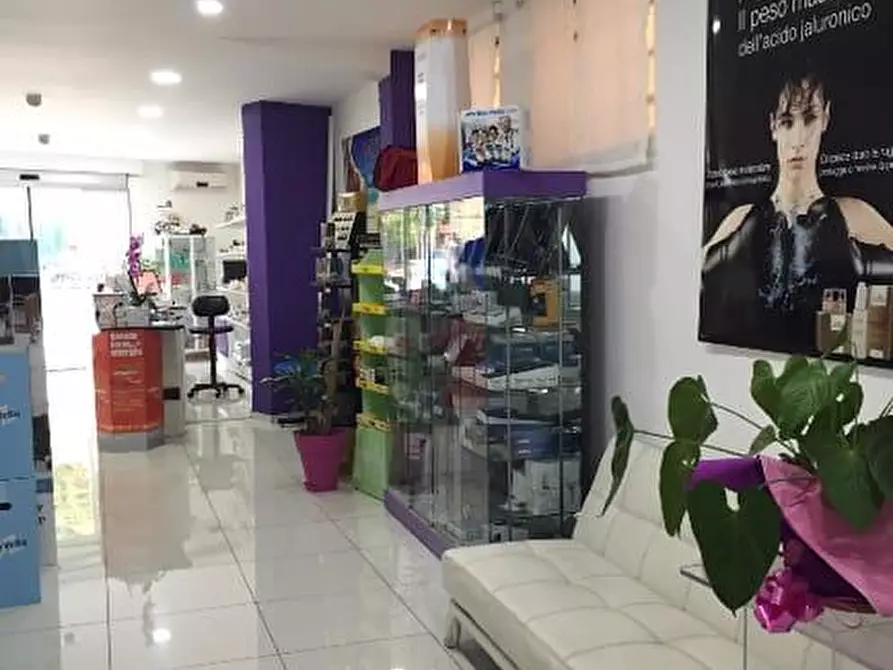 Immagine 11 di Attività commerciale in affitto  in via liborio giuffre 16 a Palermo