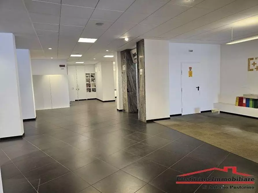 Immagine 8 di Negozio in affitto  in Via Vecchia Pentimele  a Reggio Di Calabria