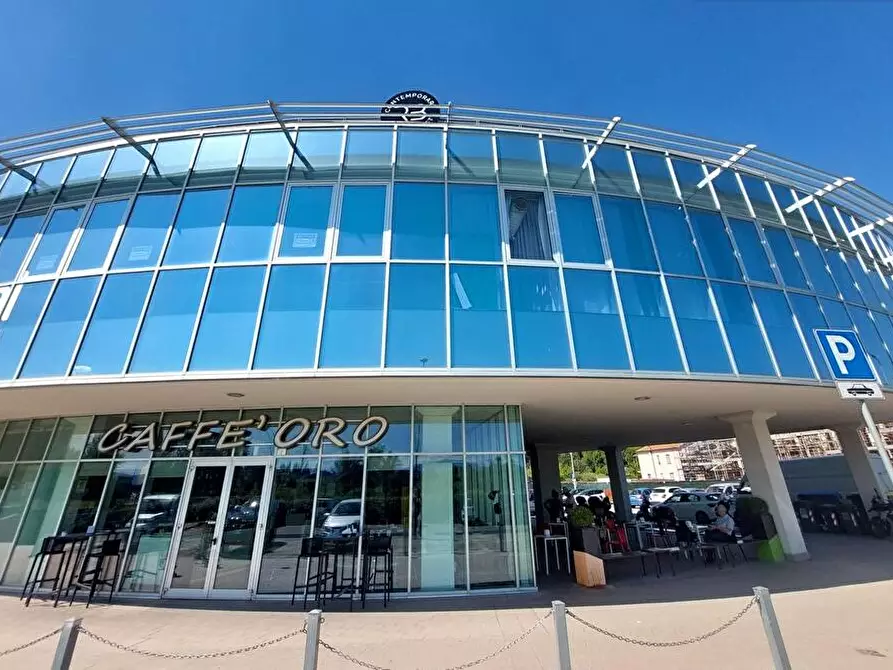 Immagine 1 di Locale commerciale in affitto  in Zona Fiori 3 a Terni