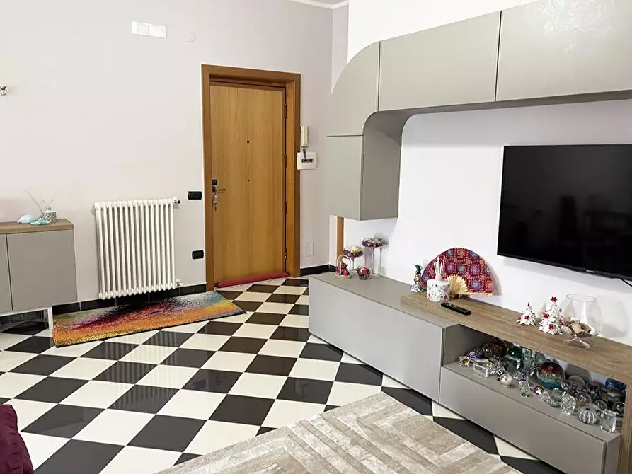 Immagine 3 di Casa trifamiliare in vendita  in Via Raimondo Annecchino snc a Pozzuoli