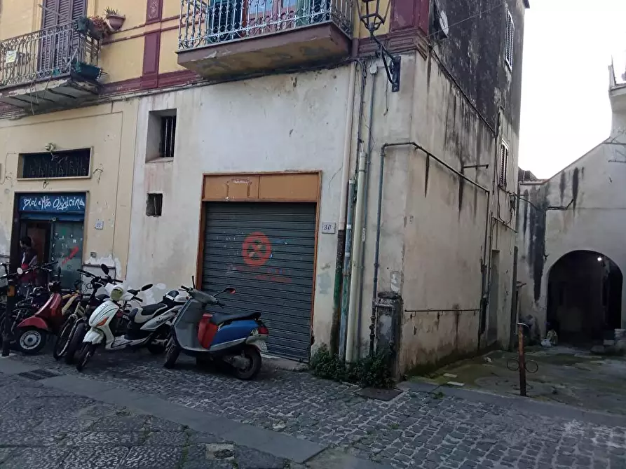 Immagine 1 di Locale commerciale in vendita  in Via Onofrio Tortora  28 a Sarno
