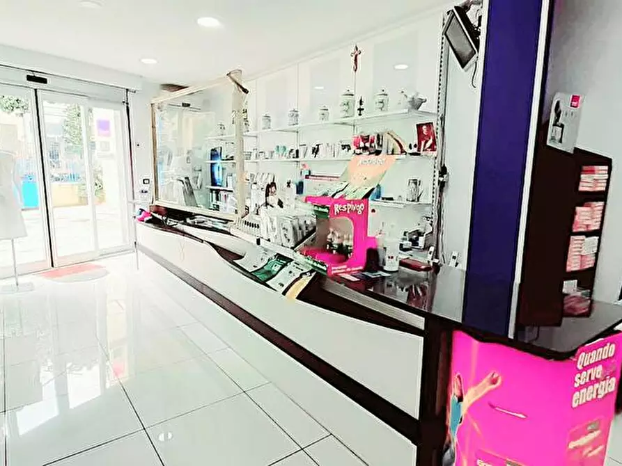 Immagine 8 di Attività commerciale in affitto  in via liborio giuffre 16 a Palermo