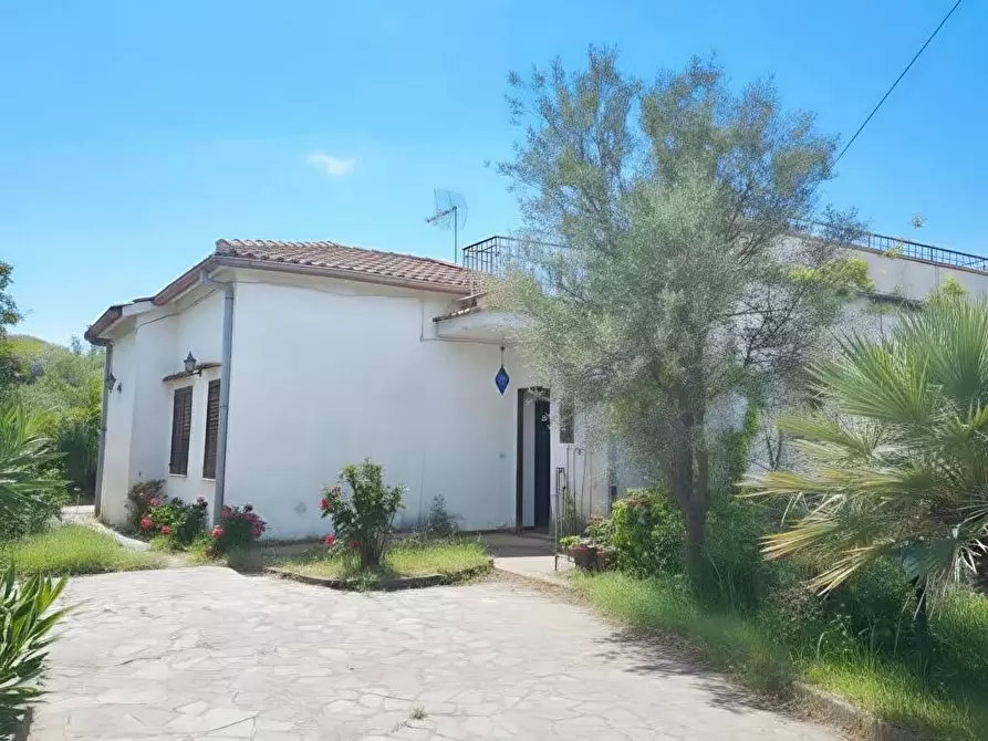 Immagine 1 di Villetta a schiera in vendita  in via Olivella 3 a Centola