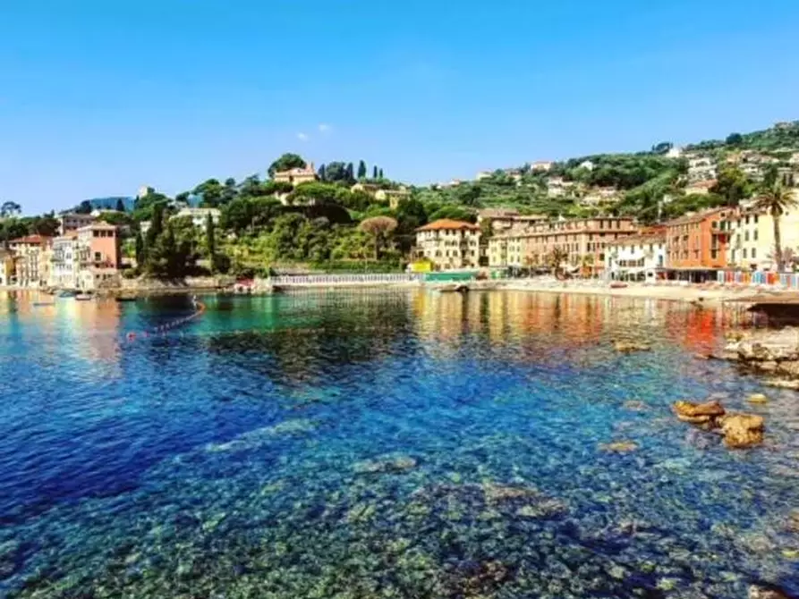 Immagine 11 di Appartamento in vendita  in via privata dei lecci 2 a Rapallo