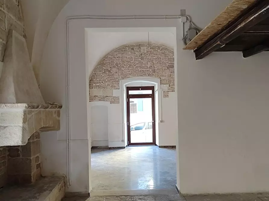 Immagine 19 di Attività commerciale in affitto  in Via Estramurale Lucatorto 30 B a Bitetto