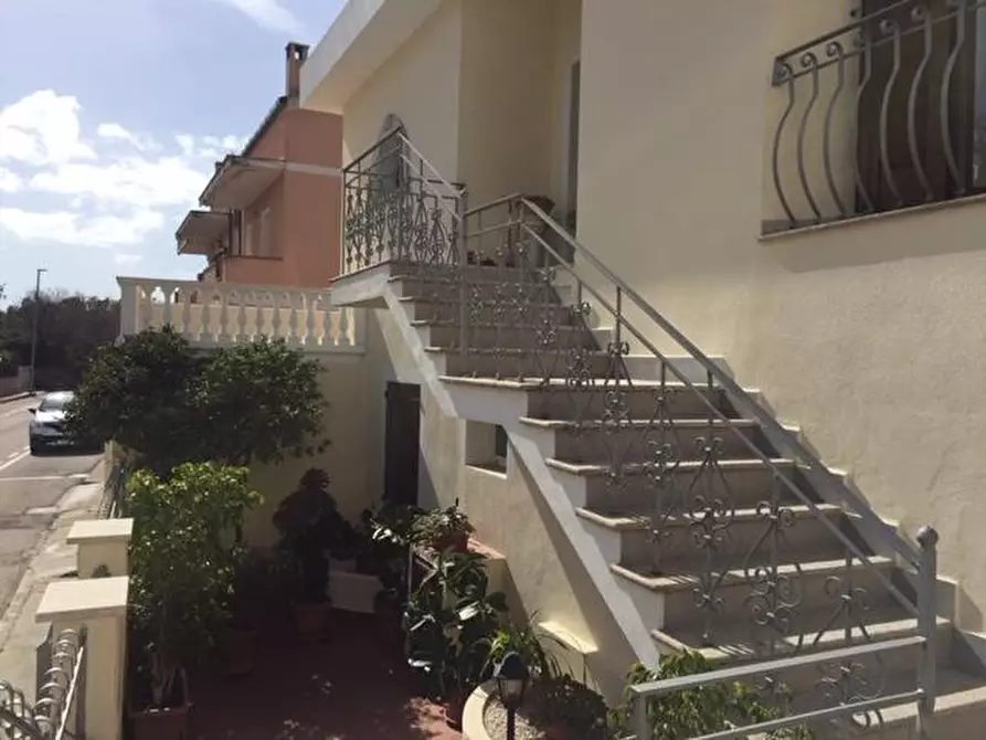 Immagine 4 di Villa in vendita  a Olbia