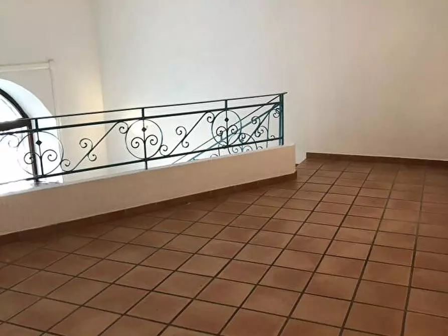 Immagine 2 di Attività commerciale in affitto  in Via Italia  1 a Santa Teresa Gallura