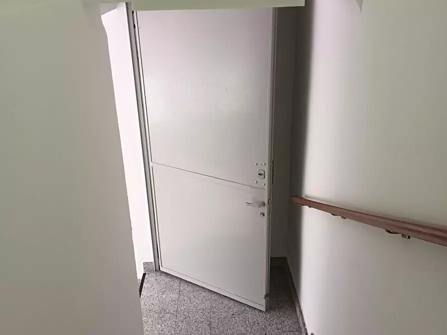 Immagine 25 di Locale commerciale in affitto  in via Alessandro Astesani  16 a Milano