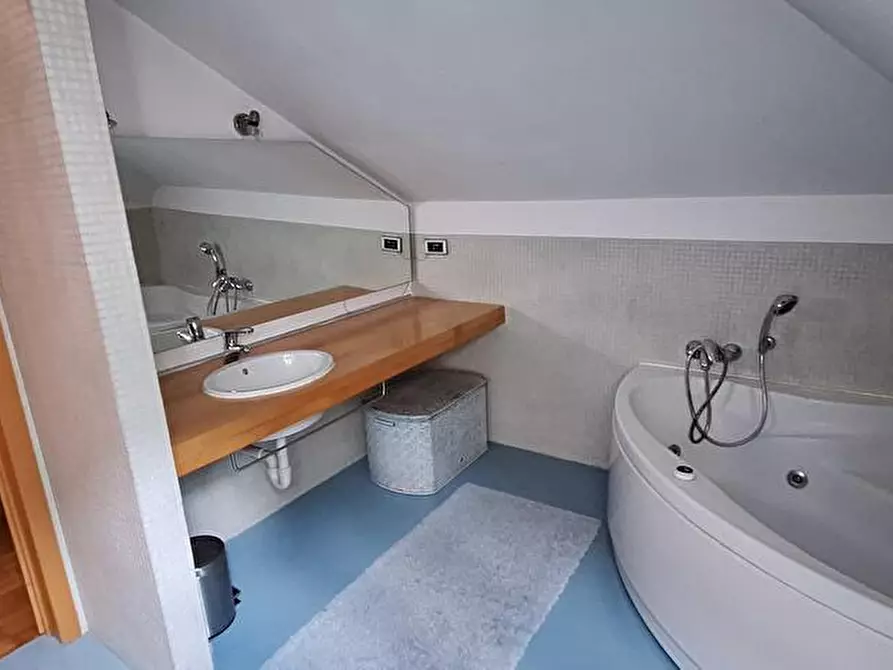 Immagine 8 di Appartamento in vendita  in via auna  8 a Asti