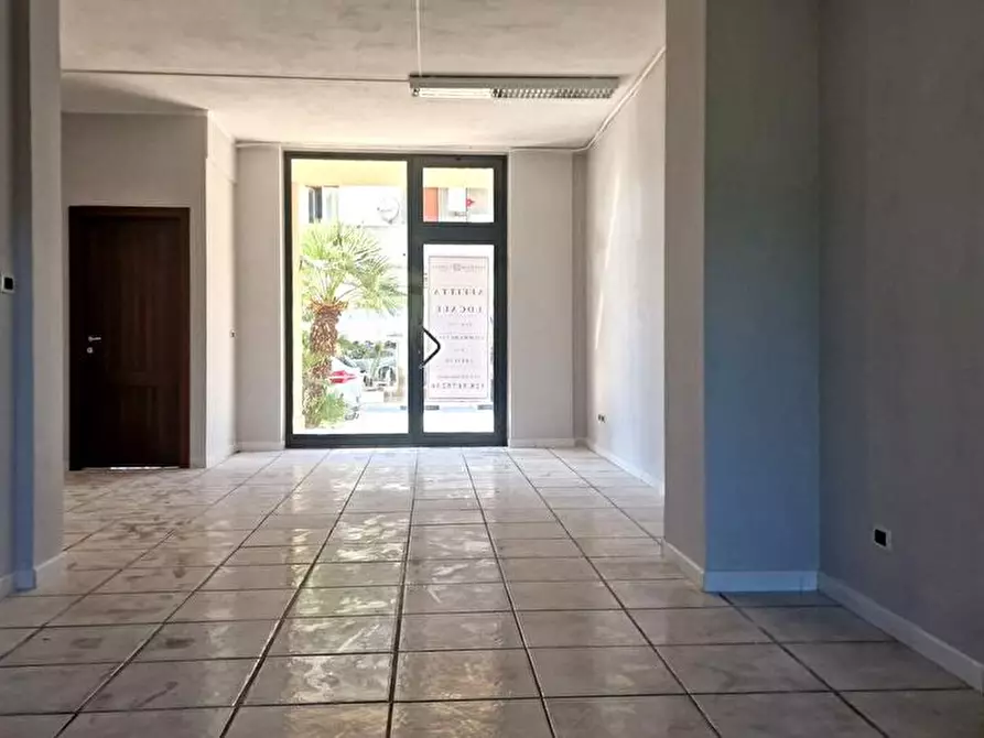 Immagine 4 di Locale commerciale in affitto  in Via Mazzini 61 a San Giovanni Teatino