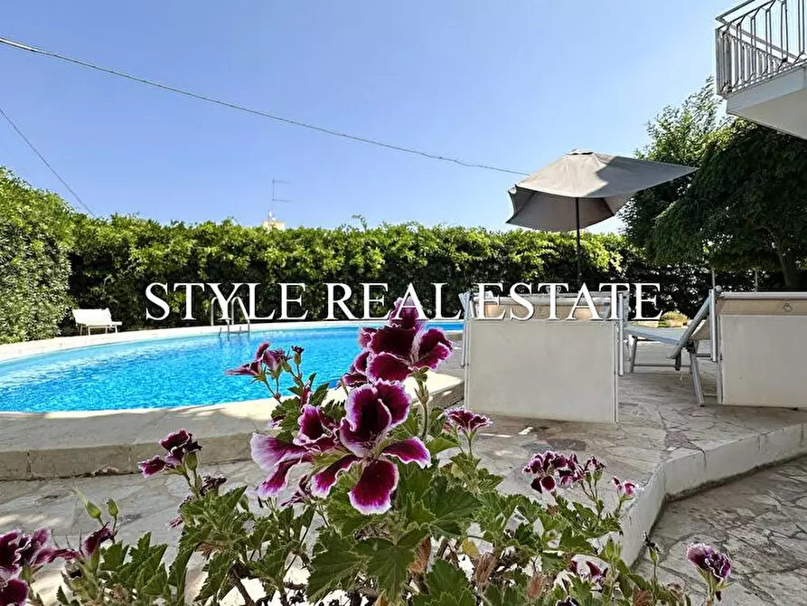 Immagine 4 di Villa in vendita  in Via Mar Tirreno 2 a Siracusa